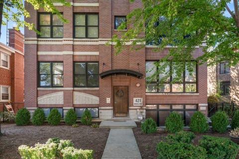Photo of 421 S Ridgeland Avenue #3S, Oak Park, IL 60302 (MLS # 12721838)