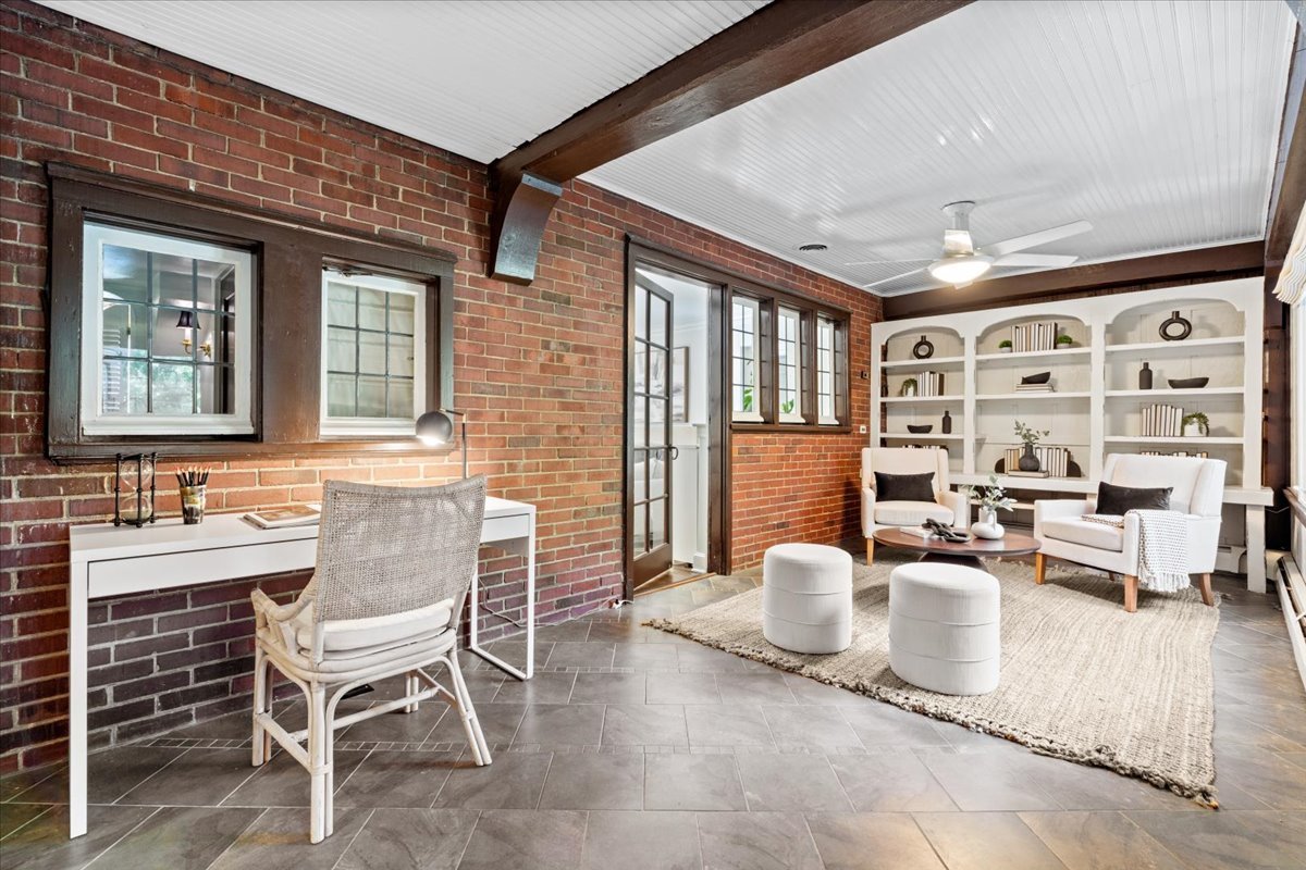 Evanston, Illinois 60201, United States, 4 Bedrooms Bedrooms, ,3 BathroomsBathrooms,Residential,Active,249830