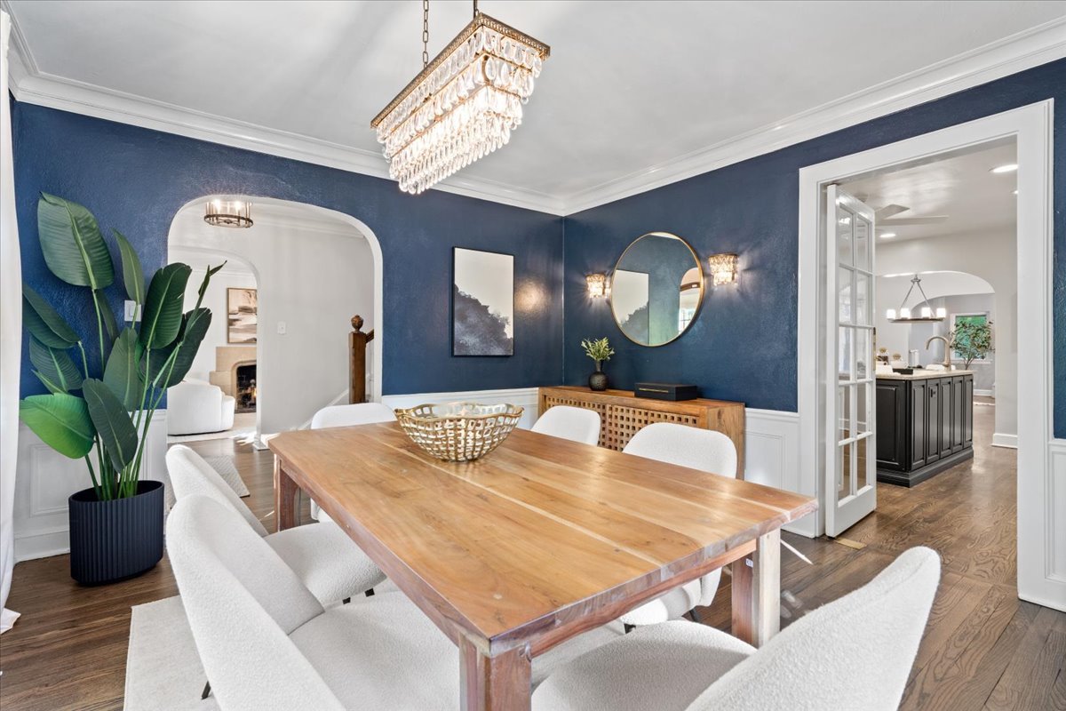 Evanston, Illinois 60201, United States, 4 Bedrooms Bedrooms, ,3 BathroomsBathrooms,Residential,Active,249830