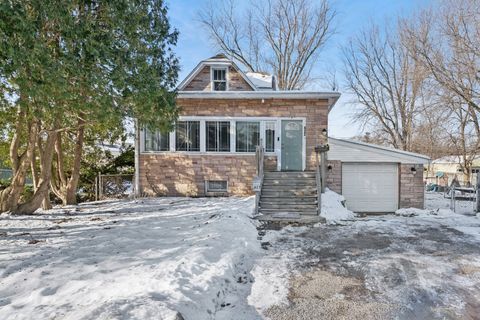 Photo of 422 Bellevue Drive, Round Lake Park, IL 60073 (MLS # 12531494)