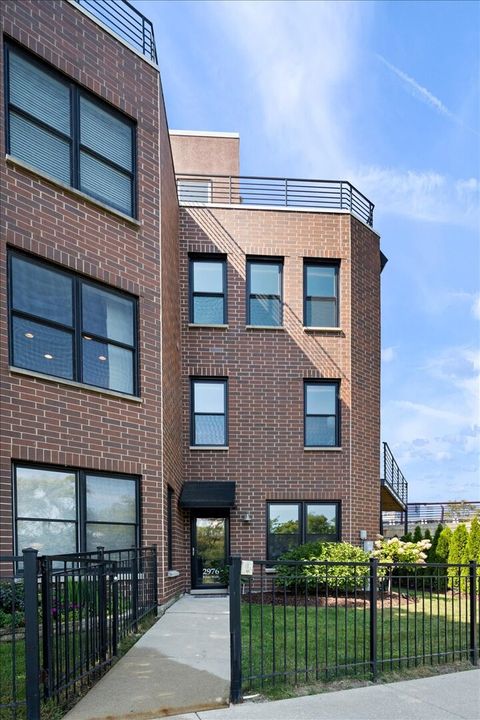 Photo of 2976 N Riverwalk Drive #70, Chicago, IL 60618 (MLS # 12613996)