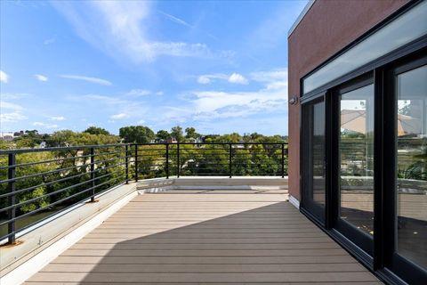 Tiny photo for 2976 N Riverwalk Drive #70, Chicago, IL 60618 (MLS # 12613996)