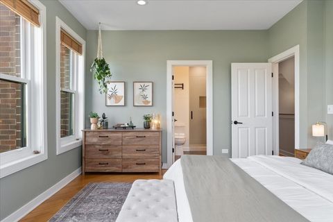 Tiny photo for 2976 N Riverwalk Drive #70, Chicago, IL 60618 (MLS # 12613996)