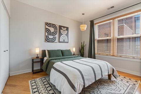 Tiny photo for 2976 N Riverwalk Drive #70, Chicago, IL 60618 (MLS # 12613996)