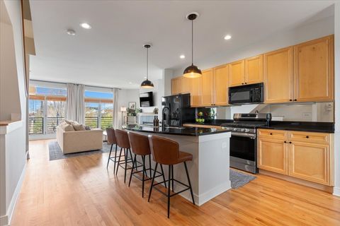 Tiny photo for 2976 N Riverwalk Drive #70, Chicago, IL 60618 (MLS # 12613996)