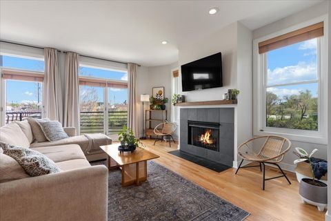 Tiny photo for 2976 N Riverwalk Drive #70, Chicago, IL 60618 (MLS # 12613996)