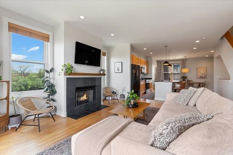 Tiny photo for 2976 N Riverwalk Drive #70, Chicago, IL 60618 (MLS # 12613996)