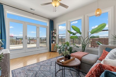 Tiny photo for 2976 N Riverwalk Drive #70, Chicago, IL 60618 (MLS # 12613996)