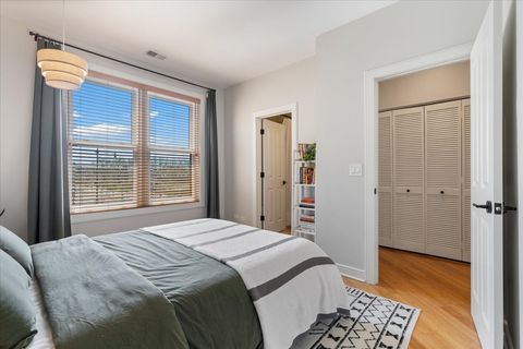 Tiny photo for 2976 N Riverwalk Drive #70, Chicago, IL 60618 (MLS # 12613996)
