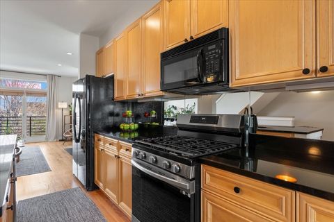 Tiny photo for 2976 N Riverwalk Drive #70, Chicago, IL 60618 (MLS # 12613996)