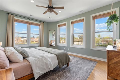 Tiny photo for 2976 N Riverwalk Drive #70, Chicago, IL 60618 (MLS # 12613996)