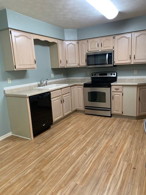 Tiny photo for 4704 9th Street #2, East Moline, IL 61244 (MLS # 100000333)