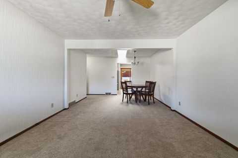 Tiny photo for 4704 9th Street #2, East Moline, IL 61244 (MLS # 100000333)