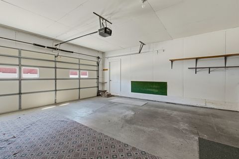 Tiny photo for 4704 9th Street #2, East Moline, IL 61244 (MLS # 100000333)