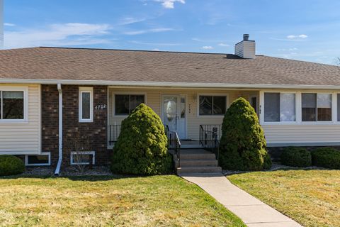 Tiny photo for 4704 9th Street #2, East Moline, IL 61244 (MLS # 100000333)