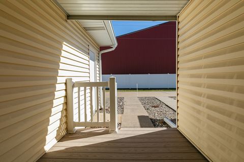 Tiny photo for 4704 9th Street #2, East Moline, IL 61244 (MLS # 100000333)