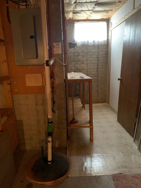 Tiny photo for 4704 9th Street #2, East Moline, IL 61244 (MLS # 100000333)