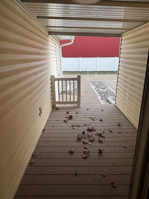 Tiny photo for 4704 9th Street #2, East Moline, IL 61244 (MLS # 100000333)