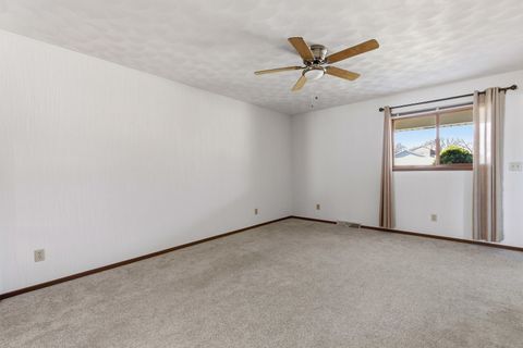 Tiny photo for 4704 9th Street #2, East Moline, IL 61244 (MLS # 100000333)