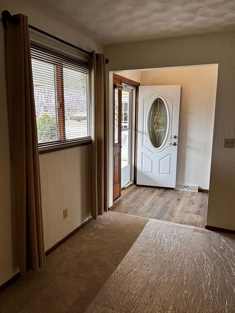 Tiny photo for 4704 9th Street #2, East Moline, IL 61244 (MLS # 100000333)
