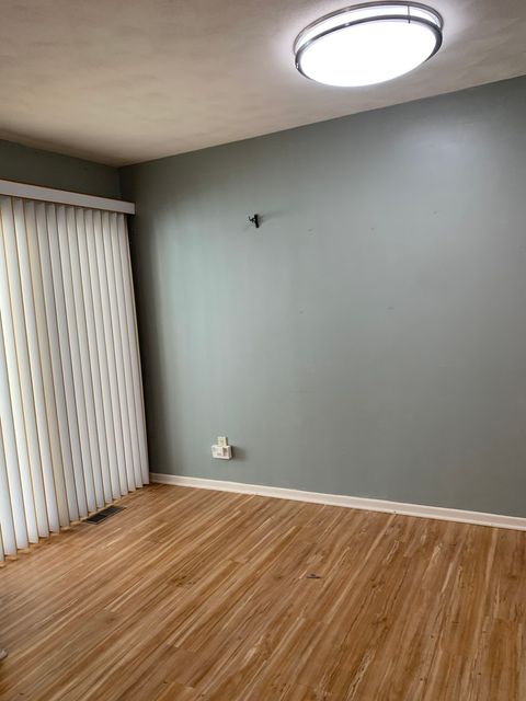 Tiny photo for 4704 9th Street #2, East Moline, IL 61244 (MLS # 100000333)