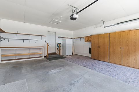 Tiny photo for 4704 9th Street #2, East Moline, IL 61244 (MLS # 100000333)