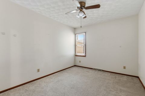 Tiny photo for 4704 9th Street #2, East Moline, IL 61244 (MLS # 100000333)