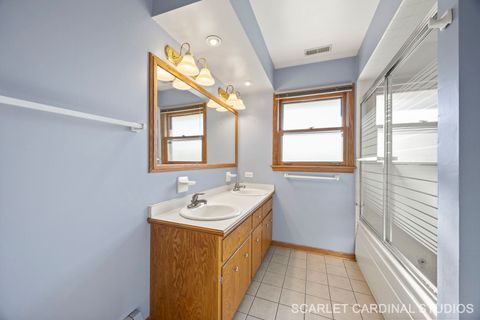 Tiny photo for 13 W Monterey Avenue, Schaumburg, IL 60193 (MLS # 12525863)