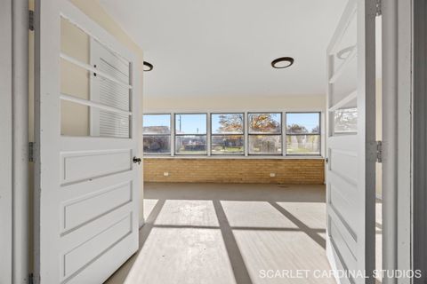 Tiny photo for 13 W Monterey Avenue, Schaumburg, IL 60193 (MLS # 12525863)