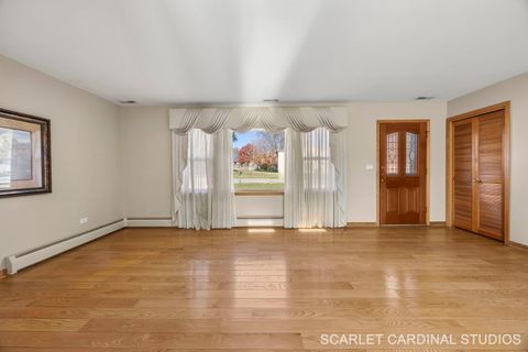 Tiny photo for 13 W Monterey Avenue, Schaumburg, IL 60193 (MLS # 12525863)