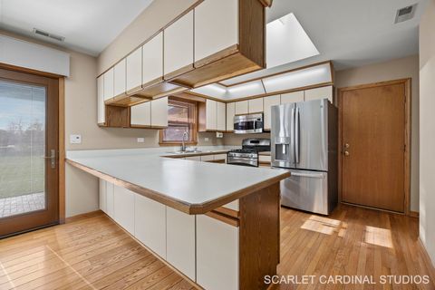 Tiny photo for 13 W Monterey Avenue, Schaumburg, IL 60193 (MLS # 12525863)