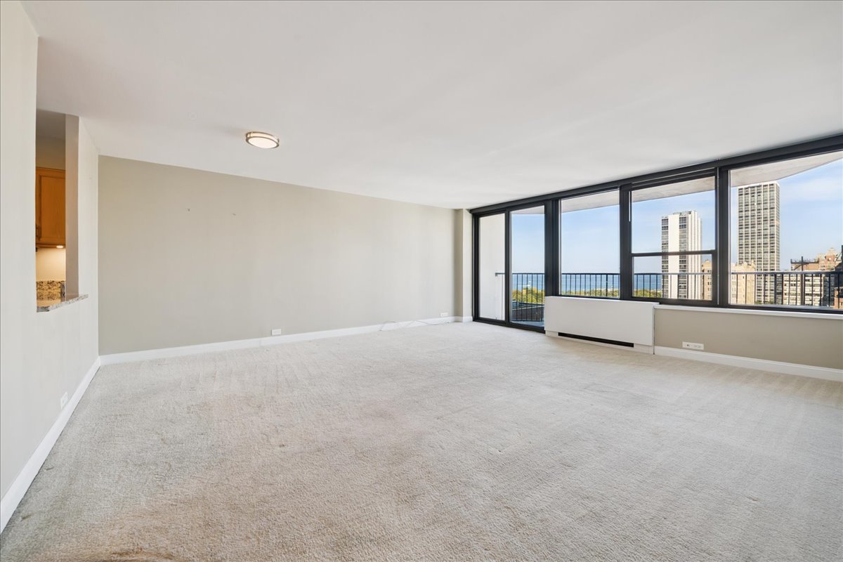 Chicago, Illinois 60610, United States, 1 Bedroom Bedrooms, ,1 BathroomBathrooms,Residential,Active,215988