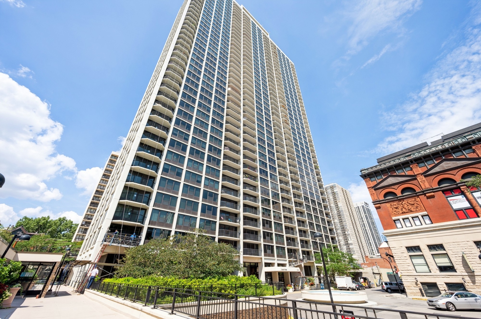 Chicago, Illinois 60610, United States, 1 Bedroom Bedrooms, ,1 BathroomBathrooms,Residential,Active,215988