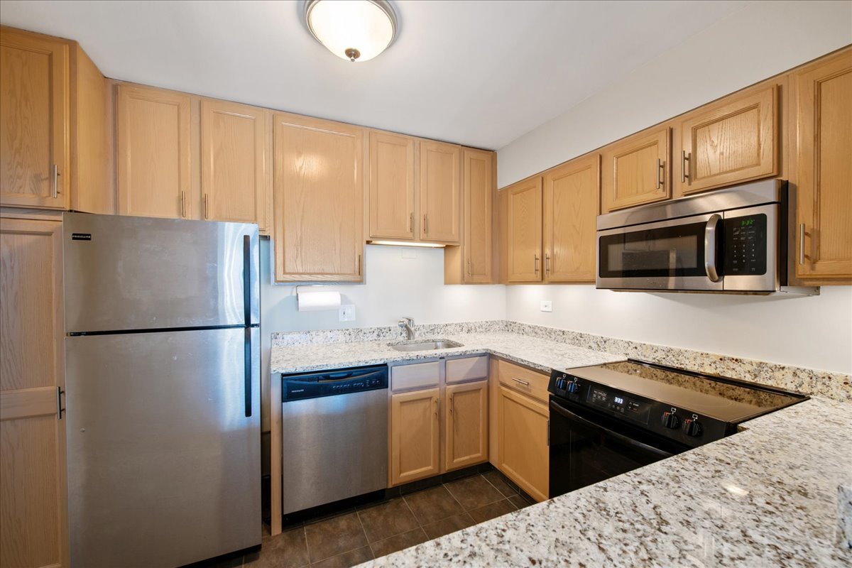 Chicago, Illinois 60610, United States, 1 Bedroom Bedrooms, ,1 BathroomBathrooms,Residential,Active,215988
