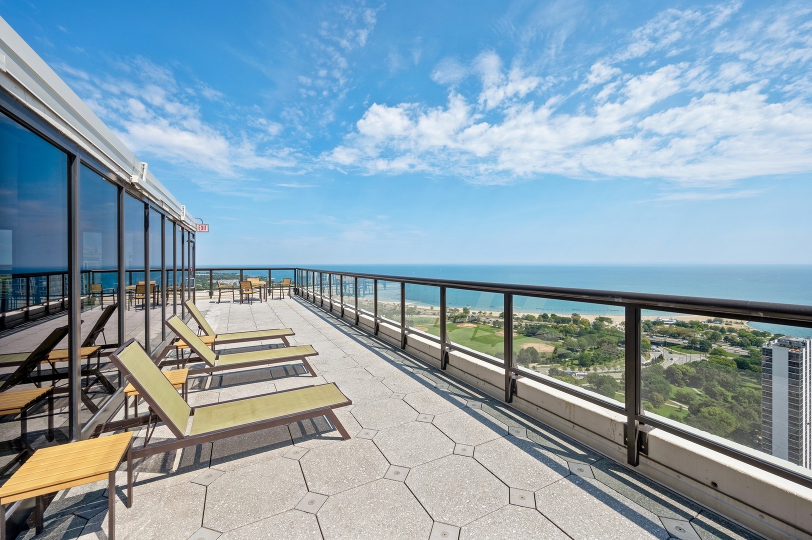 Chicago, Illinois 60610, United States, 1 Bedroom Bedrooms, ,1 BathroomBathrooms,Residential,Active,215988