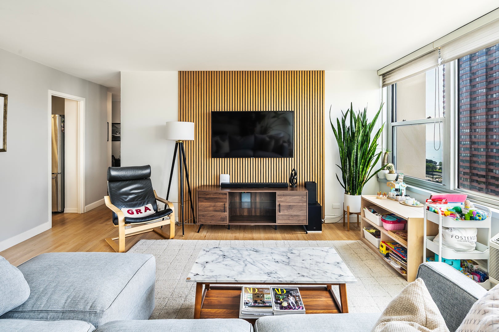 336 W Wellington Avenue 2501