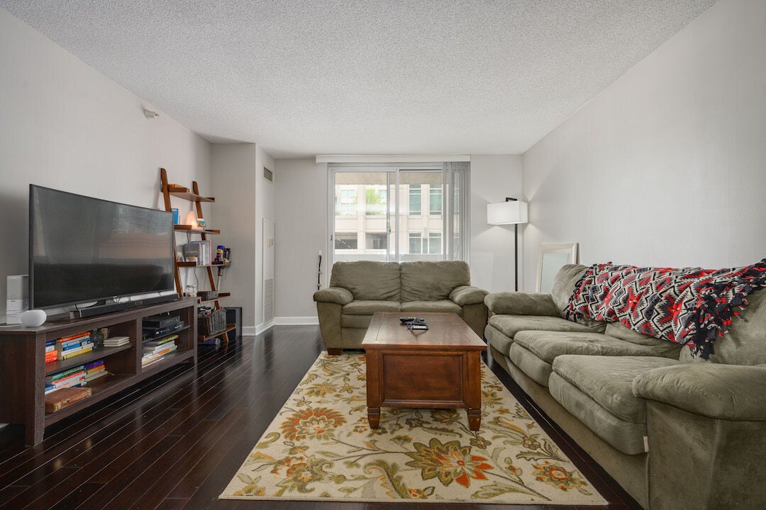 545 N Dearborn Street 1103