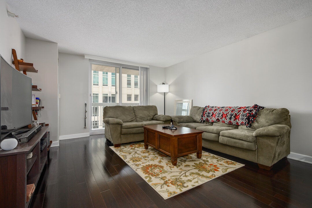 545 N Dearborn Street 1103