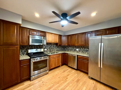 Tiny photo for 10385 Dearlove Road #1I, Glenview, IL 60025 (MLS # 12759077)