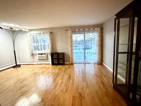 Tiny photo for 10385 Dearlove Road #1I, Glenview, IL 60025 (MLS # 12759077)