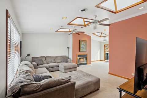 Tiny photo for 1811 Hartrey Avenue, Evanston, IL 60201 (MLS # 12552792)