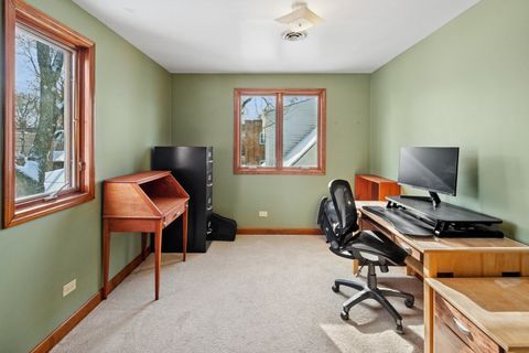 Tiny photo for 1811 Hartrey Avenue, Evanston, IL 60201 (MLS # 12552792)