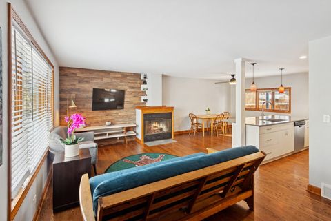 Tiny photo for 1811 Hartrey Avenue, Evanston, IL 60201 (MLS # 12552792)