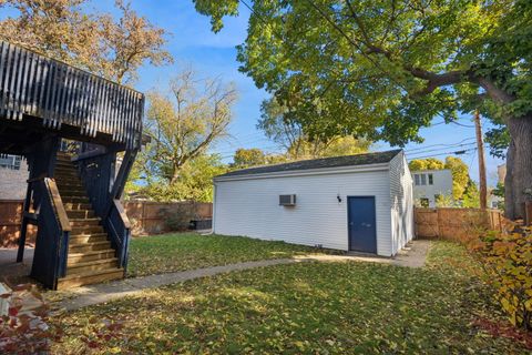 Tiny photo for 1811 Hartrey Avenue, Evanston, IL 60201 (MLS # 12552792)