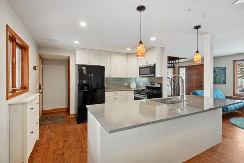 Tiny photo for 1811 Hartrey Avenue, Evanston, IL 60201 (MLS # 12552792)