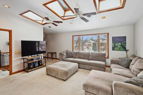 Tiny photo for 1811 Hartrey Avenue, Evanston, IL 60201 (MLS # 12552792)