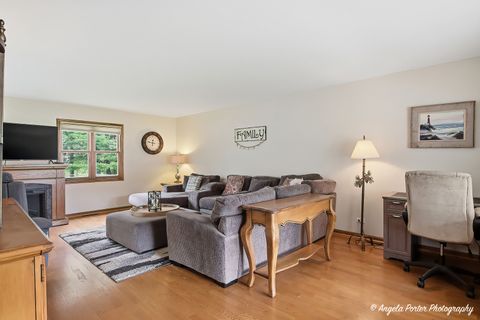 Tiny photo for Oakwood Hills, IL 60013 (MLS # 12609553)