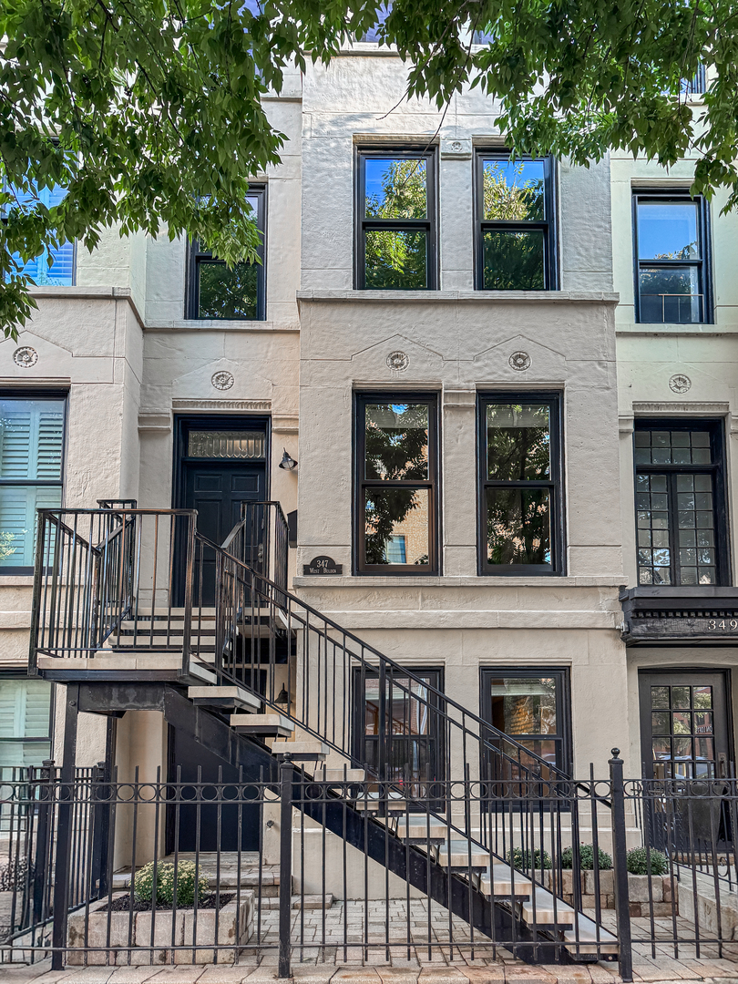 347 W Belden Avenue