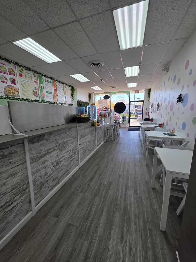 4735 N Cumberland Avenue