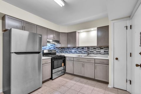 Tiny photo for 120A Collen Drive #105, Lombard, IL 60148 (MLS # 12497291)